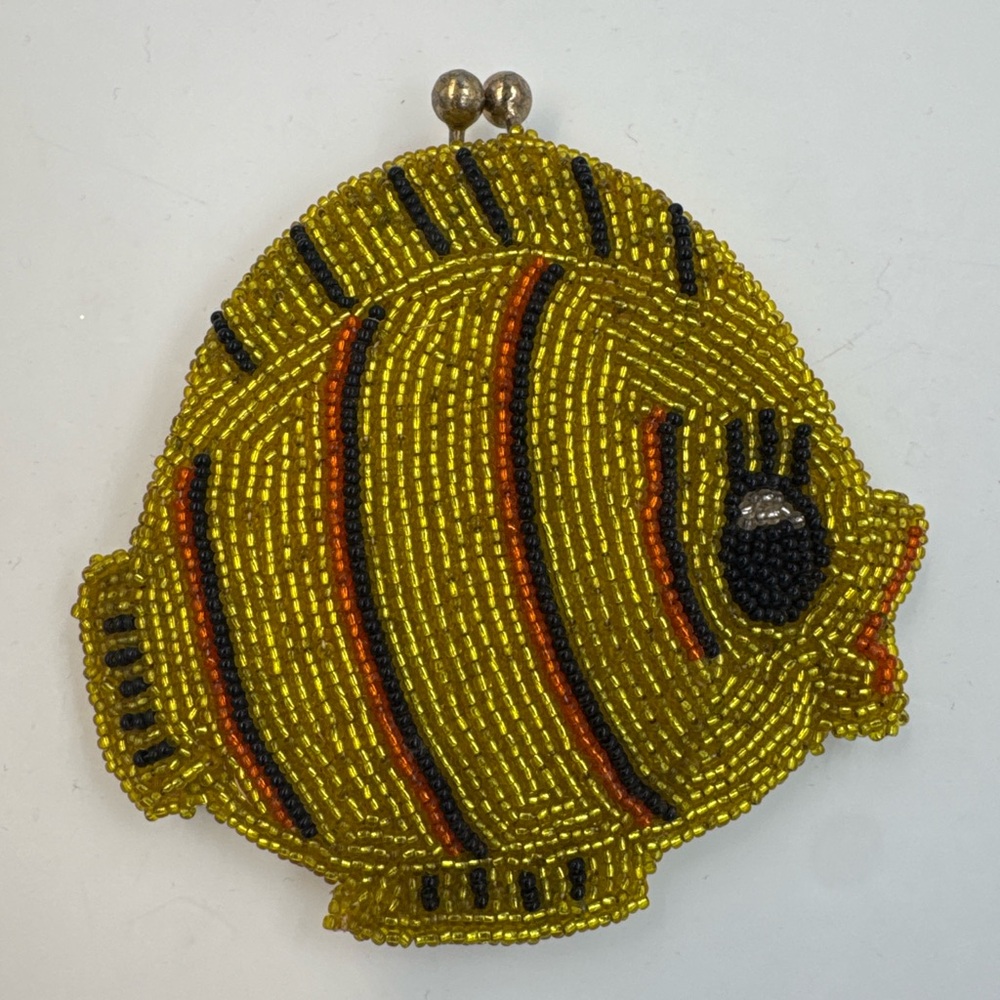 Vintage Beaded Fish Coin Purse – Hand Made in Korea – Kiss Lock Clasp